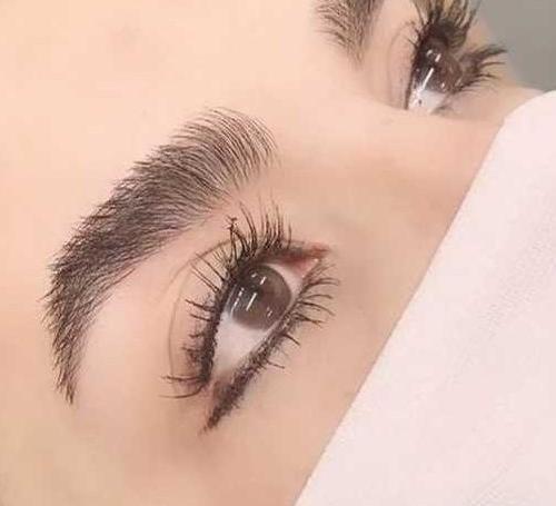 عکس چشم کشیده طبیعی