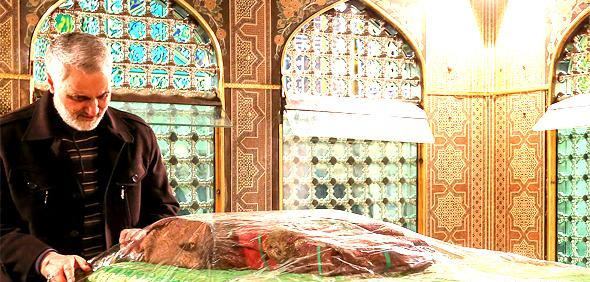 عکس شهید سلیمانی در حرم