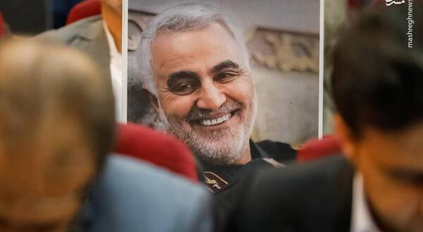 عکس شهید سلیمانی در حرم