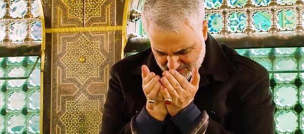عکس شهید سلیمانی در حرم