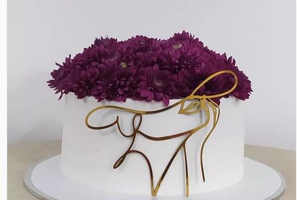 عکس زن برای روی کیک