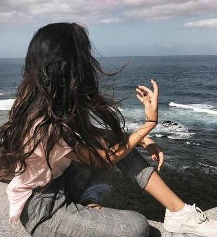 عکس دخترونه لب دریا