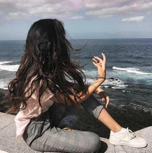 عکس دخترونه لب دریا