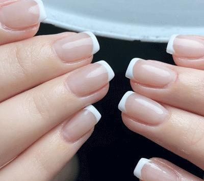 عکس فرنچ سفید ناخن