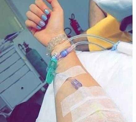 عکس دست سرم زده دختر بندری
