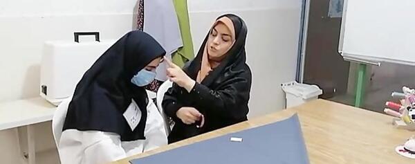 عکس آموزش دوخت مقنعه ساده خانم عمرانی