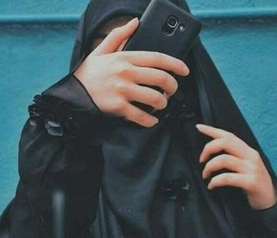 عکس دختر با حجاب با گوشی