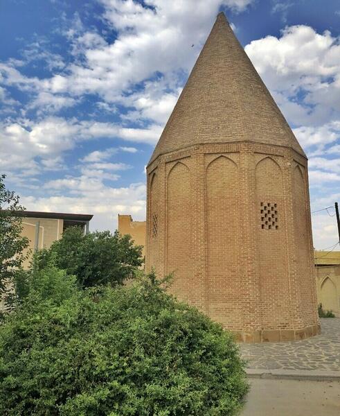 عکس برج قربان همدان