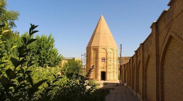 عکس برج قربان همدان
