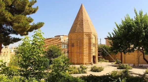 عکس برج قربان همدان