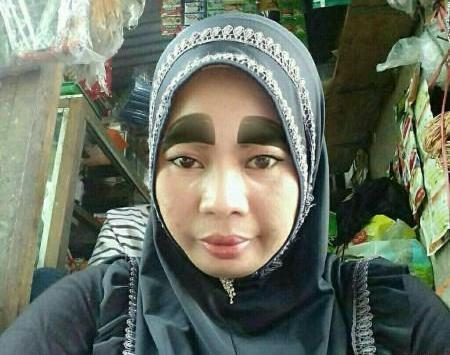 عکس با مقنعه خنده دار