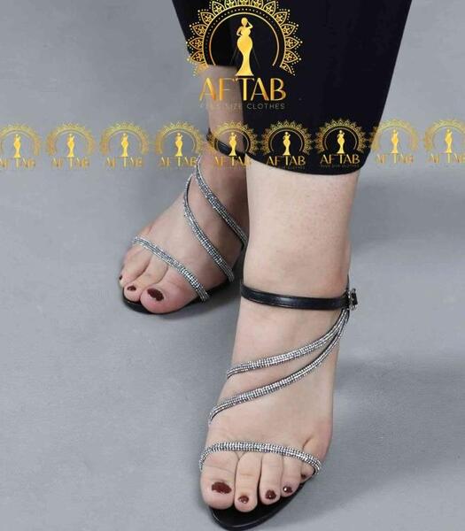 عکس صندل زنانه پاشنه دار