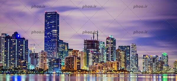 عکس ساختمان در شب
