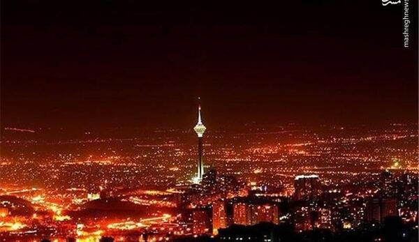 عکس ساختمان در شب