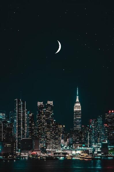 عکس ساختمان در شب