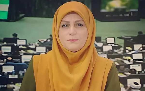 عکس مجری خانم حسنی دخت