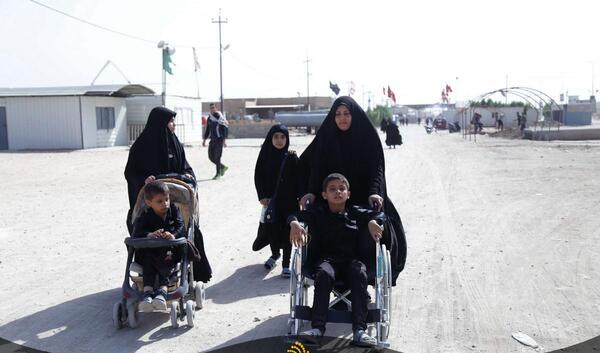 عکس آیت الله خامنه ای در پیاده روی اربعین