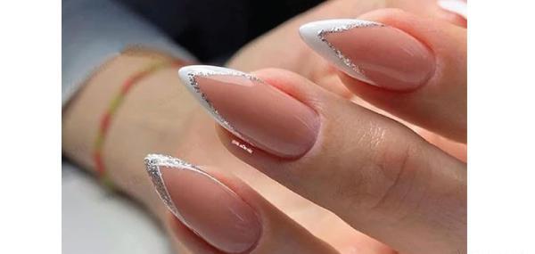 عکس مدل ناخن فرنچ گلدونی