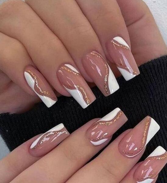 عکس مدل ناخن فرنچ گلدونی