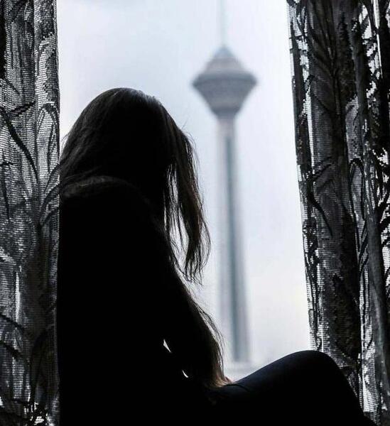 عکس دختر غمگین و گریان بدون متن