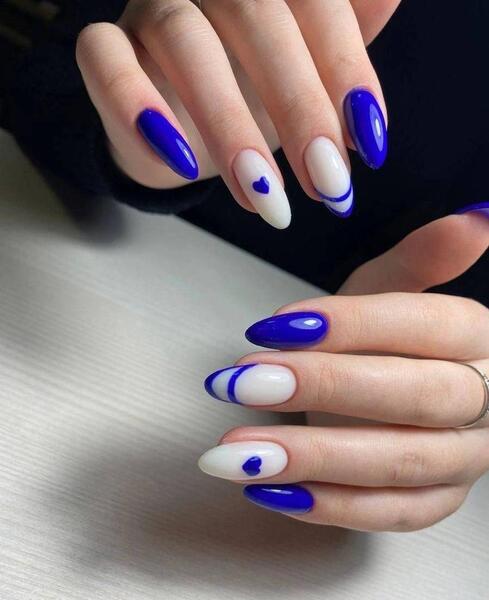 عکس طرح ناخن آبی و سفید
