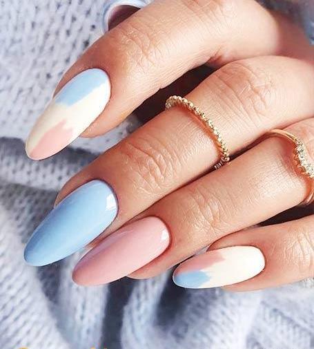 عکس طرح ناخن آبی و سفید
