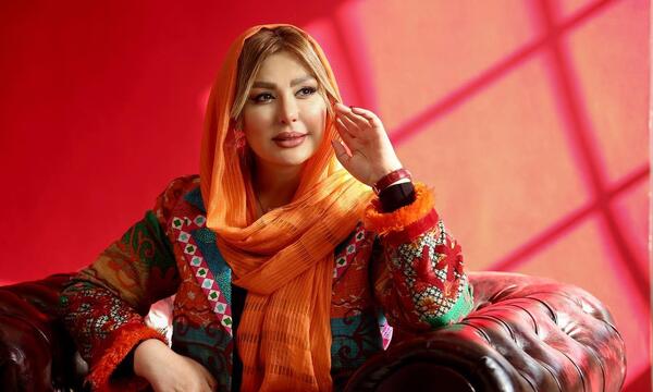 عکس نیوشا ضیغمی در هشتگ
