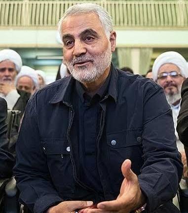 عکس سردار سلیمانی و خامنه ای و خمینی