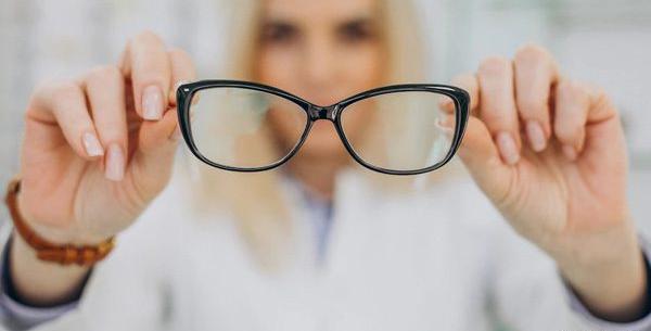 عکس عینک چشم گربه ای