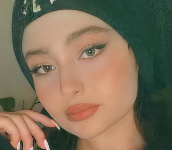 عکس سارا اسلامی برای پروفایل