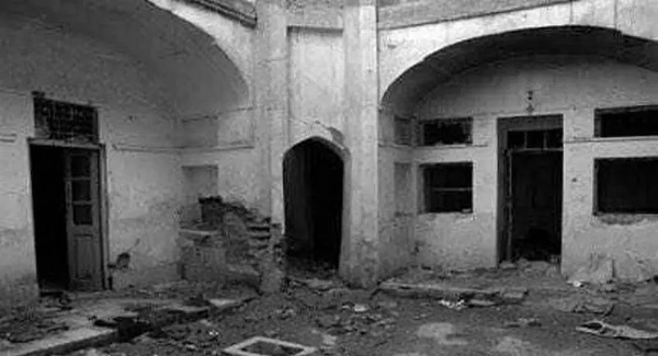 عکس کلبه وحشت در بندر انزلی