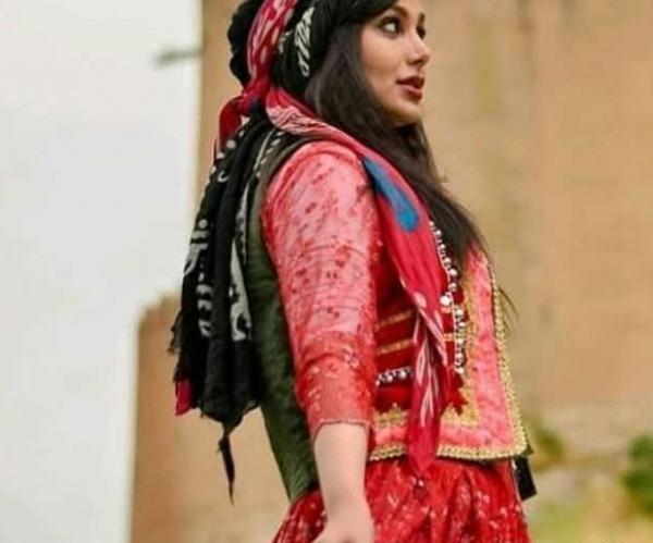 عکس زن لر زیبا