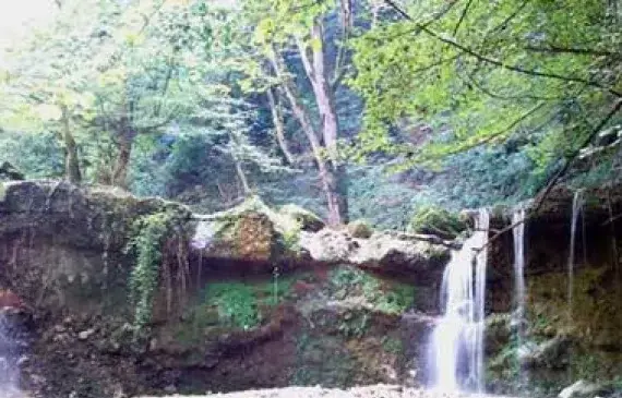 عکس آبشار رنگو
