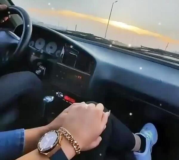 عکس دست دونفره طبیعی تو ماشین ایرانی