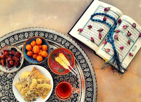 عکس سفره افطاری خونه علی دایی