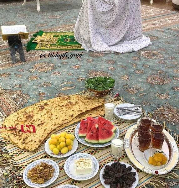 عکس سفره افطاری خونه علی دایی