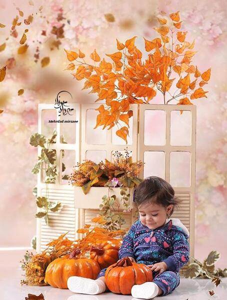 عکس آتلیه پاییزی کودک