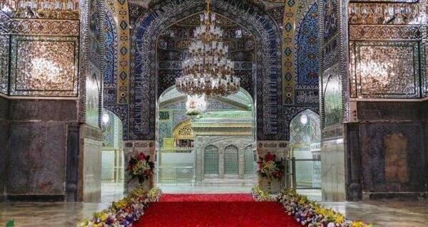 عکس جلوی حرم