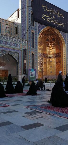عکس جلوی حرم