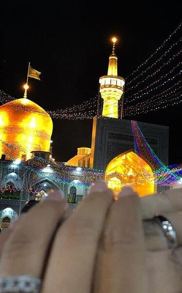 عکس جلوی حرم