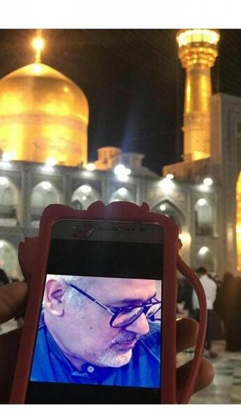 عکس جلوی حرم