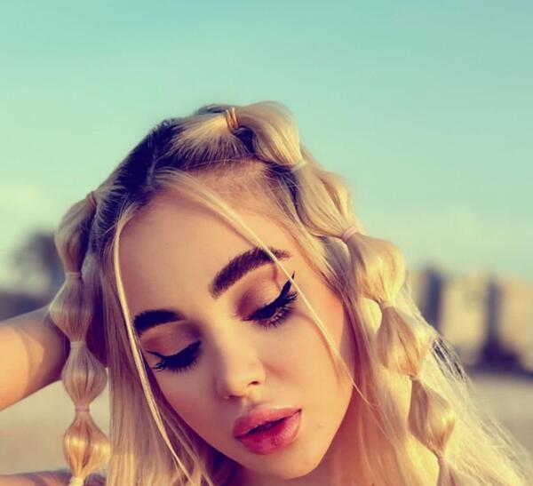 عکس نیکا فلاحی ویسگون