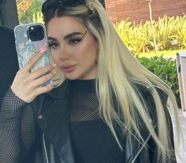 عکس نیکا فلاحی ویسگون