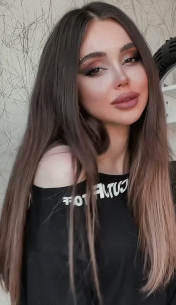عکس نیکا فلاحی ویسگون
