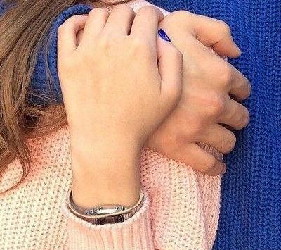 ژست عکس دست دونفره تو ماشین