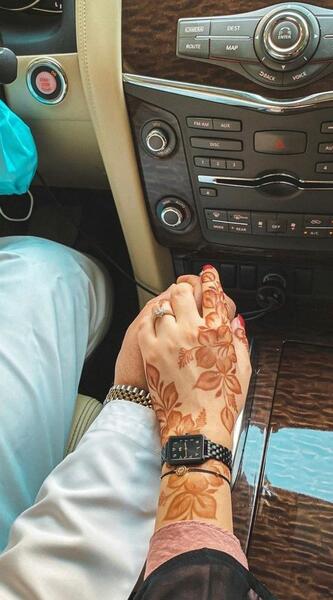 ژست عکس دست دونفره تو ماشین