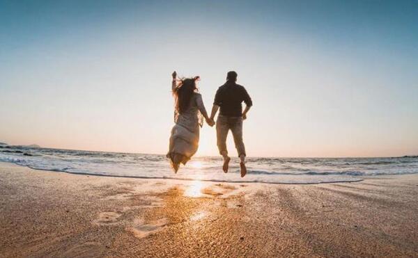 عکس کنار دریا ژست