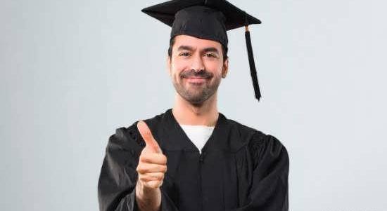 ژست عکس فارغ التحصیلی دو نفره