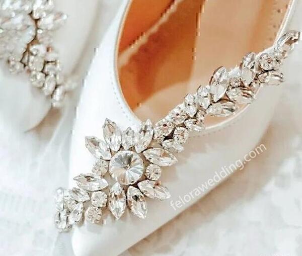 عکس کفش پاشنه بلند سفید