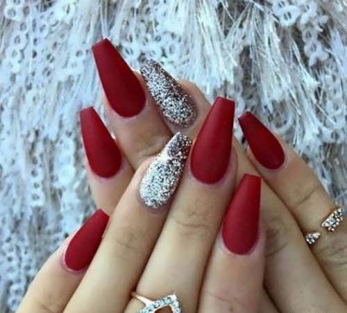 عکس مدل ناخن رنگ قرمز و سفید